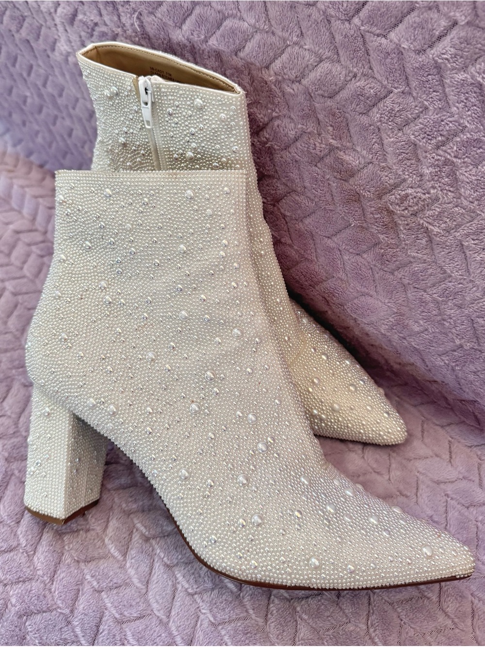 Betsey Johnson Cady Pearl Rhinestone Women’s Booties Ivory Size 11
